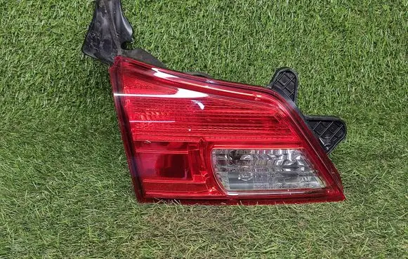 Tailgate rear/tail lights