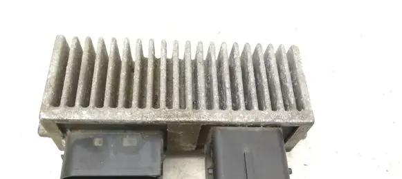 Renault Scenic III - Grand scenic III Glow plug pre-heat relay 8200558438A RCS812