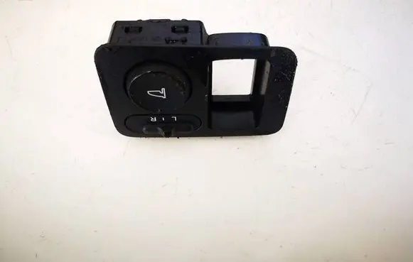 Honda CR-V Wing mirror switch 