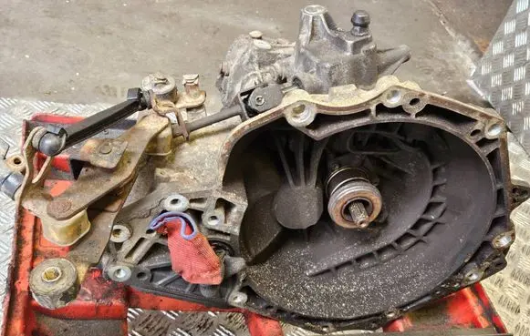 Opel Astra H Manual 5 speed gearbox 55556909 55566112