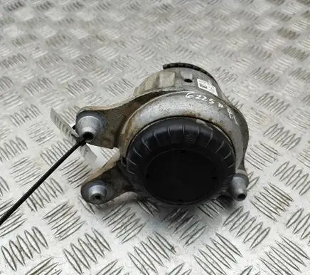 Mercedes-Benz C W205 Engine mount bracket A2052407700