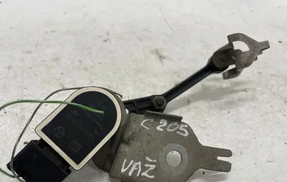 Headlight/headlamp level sensor