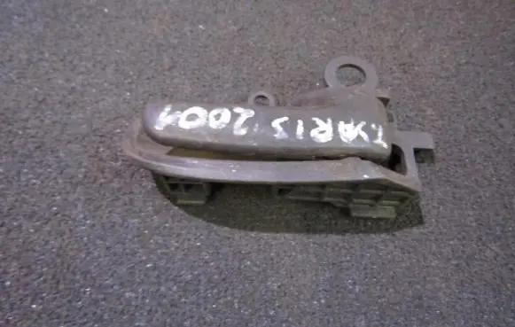 Toyota Yaris Front door interior handle