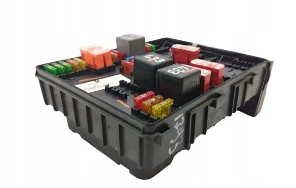 Volkswagen Golf V Fuse box set 1K0937124K