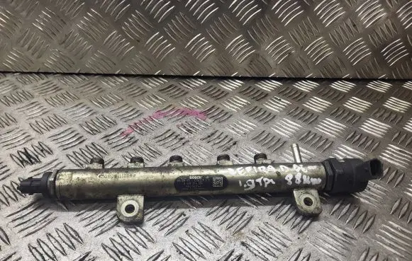 Opel Zafira B Fuel main line pipe 55200266