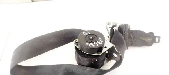 Middle seatbelt (rear)