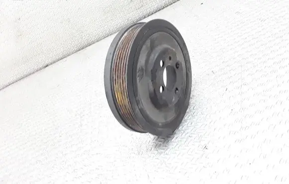 Volkswagen Golf IV Crankshaft pulley 038105243E