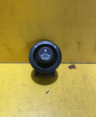 Ford Fiesta Wing mirror switch 93BG17B676BB