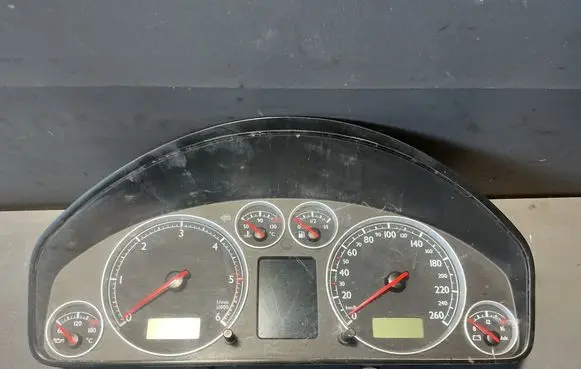 Volkswagen Sharan Speedometer (instrument cluster) 7M3920840G 1040030 1311000203