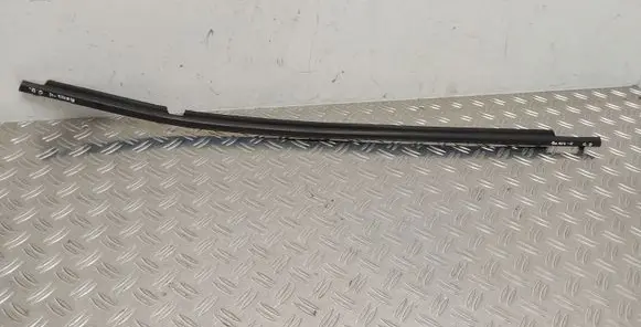 Toyota Auris 150 Rear door glass trim molding