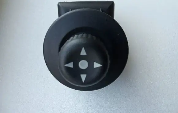 Wing mirror switch
