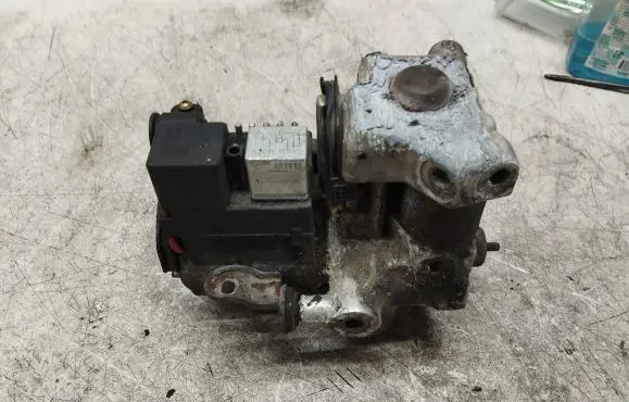 Mercedes-Benz C W202 ABS Pump 8487524589 0265200043