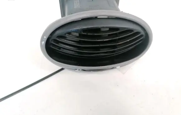 Ford Focus Dash center air vent grill 98AB19893AKW D1B1AR66ZA