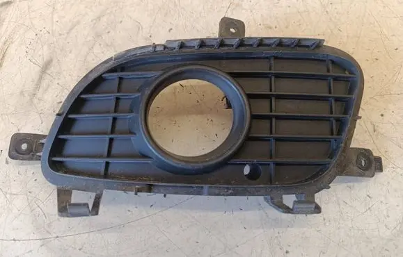 Mercedes-Benz A W169 Front fog light trim/grill A1698850522