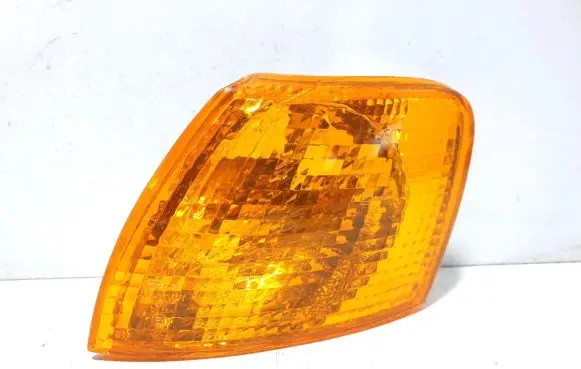 Volkswagen PASSAT B5 Front indicator light 084411516