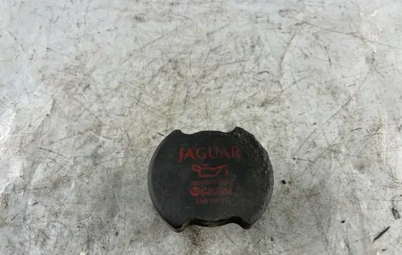 Jaguar XJ X351 Oil filler cap M536M6766