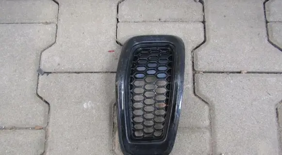 Jeep Cherokee Front bumper upper radiator grill 68303626AA