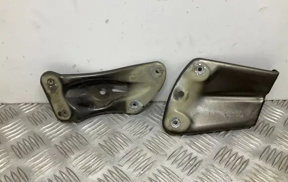 Skoda Yeti (5L) Fender mounting bracket 1Z0810680A 5L0821142
