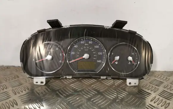 Hyundai Santa Fe Speedometer (instrument cluster) 940112B605
