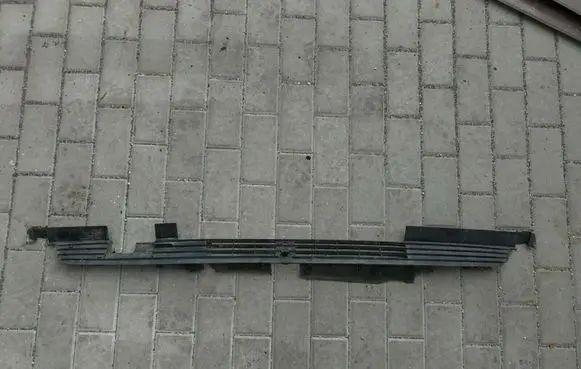 Volkswagen Jetta II Front bumper lower grill 191853677A
