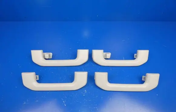 Volvo V60 A set of handles for the ceiling 