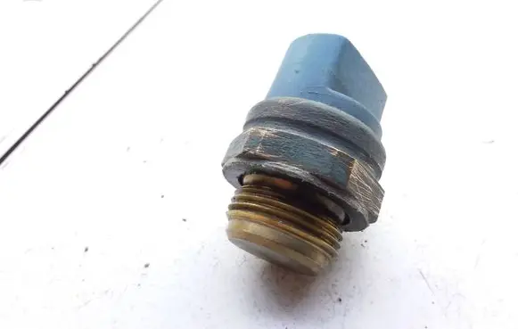 Audi 80 90 B3 Coolant temperature sensor 811959481