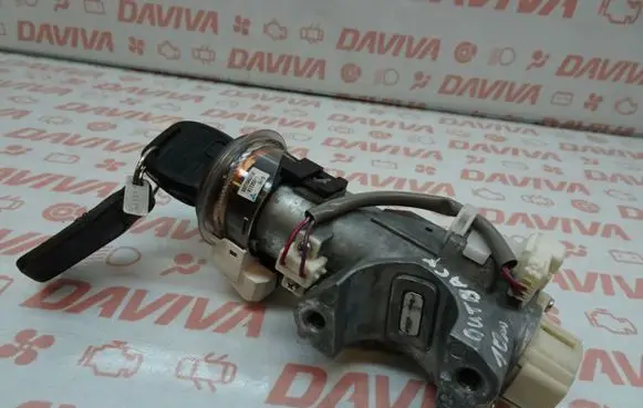 Subaru Outback Ignition lock 88215AG000 X1T25971
