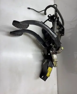 BMW 5 E34 Pedal assembly 1981570