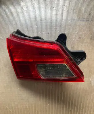Subaru Legacy Tailgate rear/tail lights 13220072