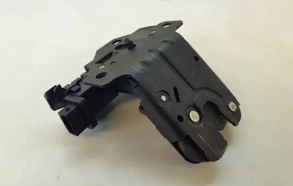 Audi A6 S6 C6 4F Tailgate/trunk/boot lock/catch/latch 8P4827505C