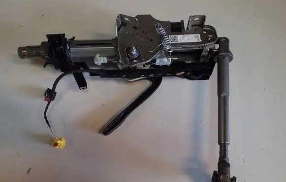 Steering wheel axle set