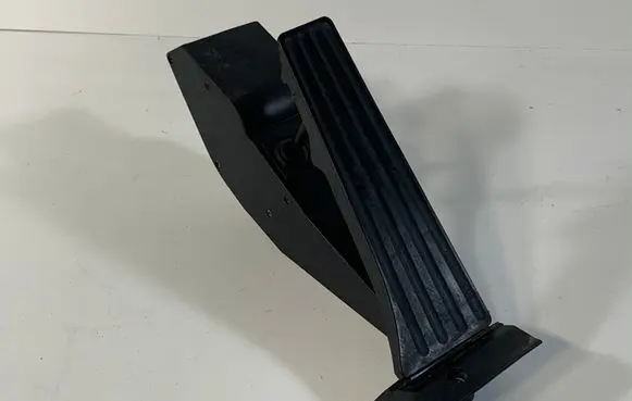 BMW 7 E65 E66 Accelerator throttle pedal 6762482 676248201 3540676248201
