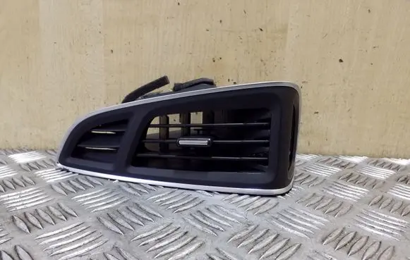 Ford Focus Dashboard side air vent grill/cover trim BM51A018B09DH
