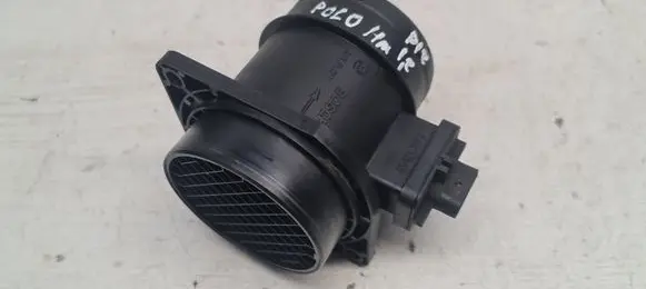 Volkswagen Polo V 6R Mass air flow meter F00C268017