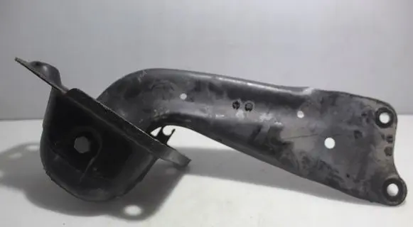 Volkswagen Touran III Rear control arm
