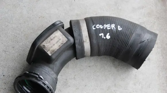 Mini Cooper Countryman R60 Air intake hose/pipe 111KM