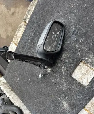 Ford C-MAX I Front door electric wing mirror 015847 025847