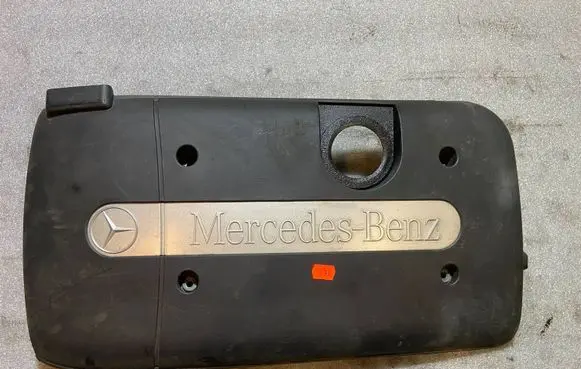 Mercedes-Benz C W203 Engine cover (trim) a6110101067 6110101067