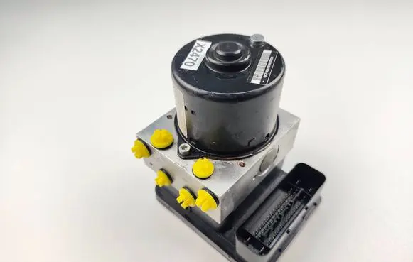 Mini One - Cooper R50 - 53 ABS Pump 6765284 6758801 10020600604