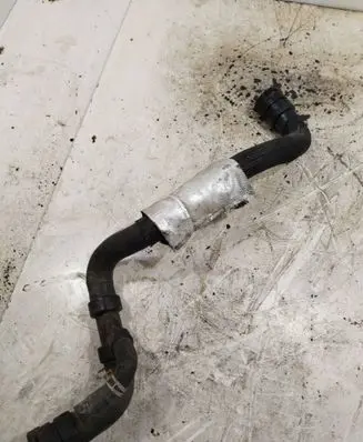 Volvo V70 Engine coolant pipe/hose s4000250