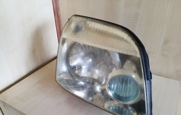 Nissan X-Trail T30 Headlight/headlamp