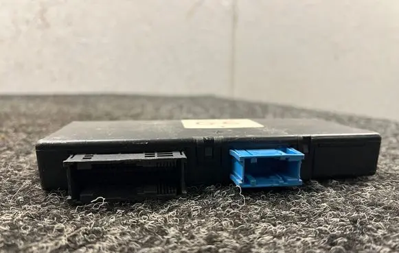BMW 5 F10 F11 Gateway control module 9372743