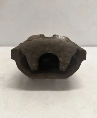 Peugeot 3008 I Rear brake caliper 