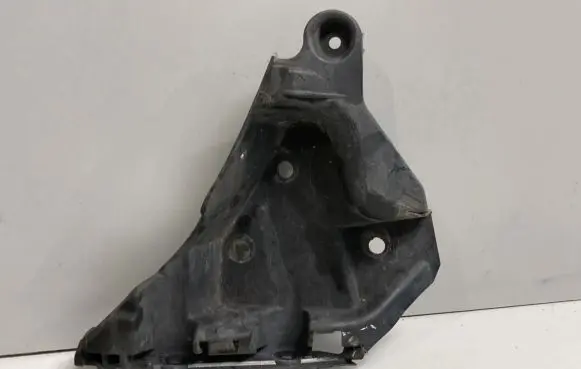 Volvo XC60 Front bumper mounting bracket 30764618