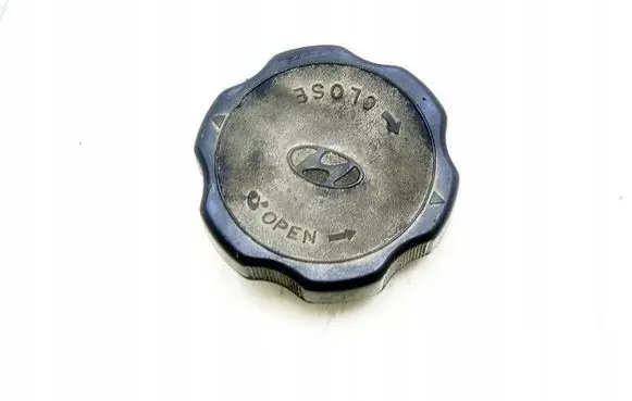 Hyundai Accent V Oil filler cap 7662668601