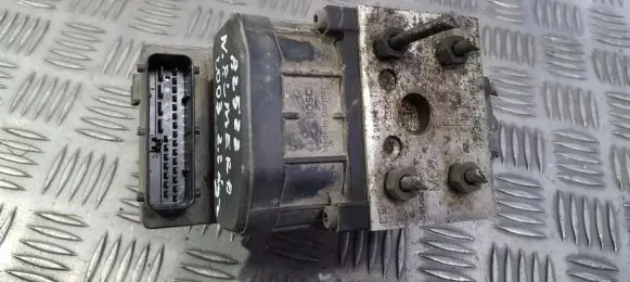 Nissan Almera N16 ABS Pump 476605m301