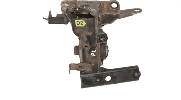 Toyota Yaris Engine mount bracket 123720M120