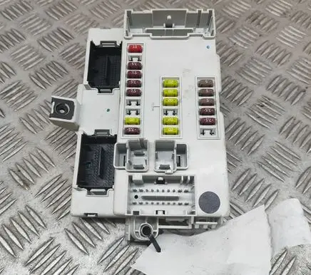 Fiat 500L Fuse module 51965996