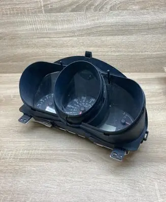 Mazda MX-3 Speedometer (instrument cluster) BP4K55430 MPH