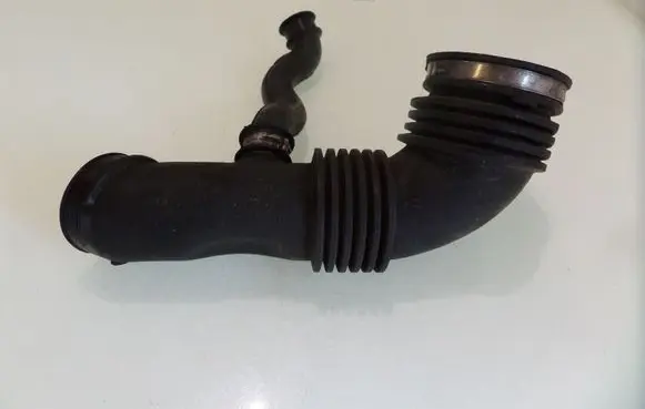 Ford Focus Turbo air intake inlet pipe/hose 7M519A673HF